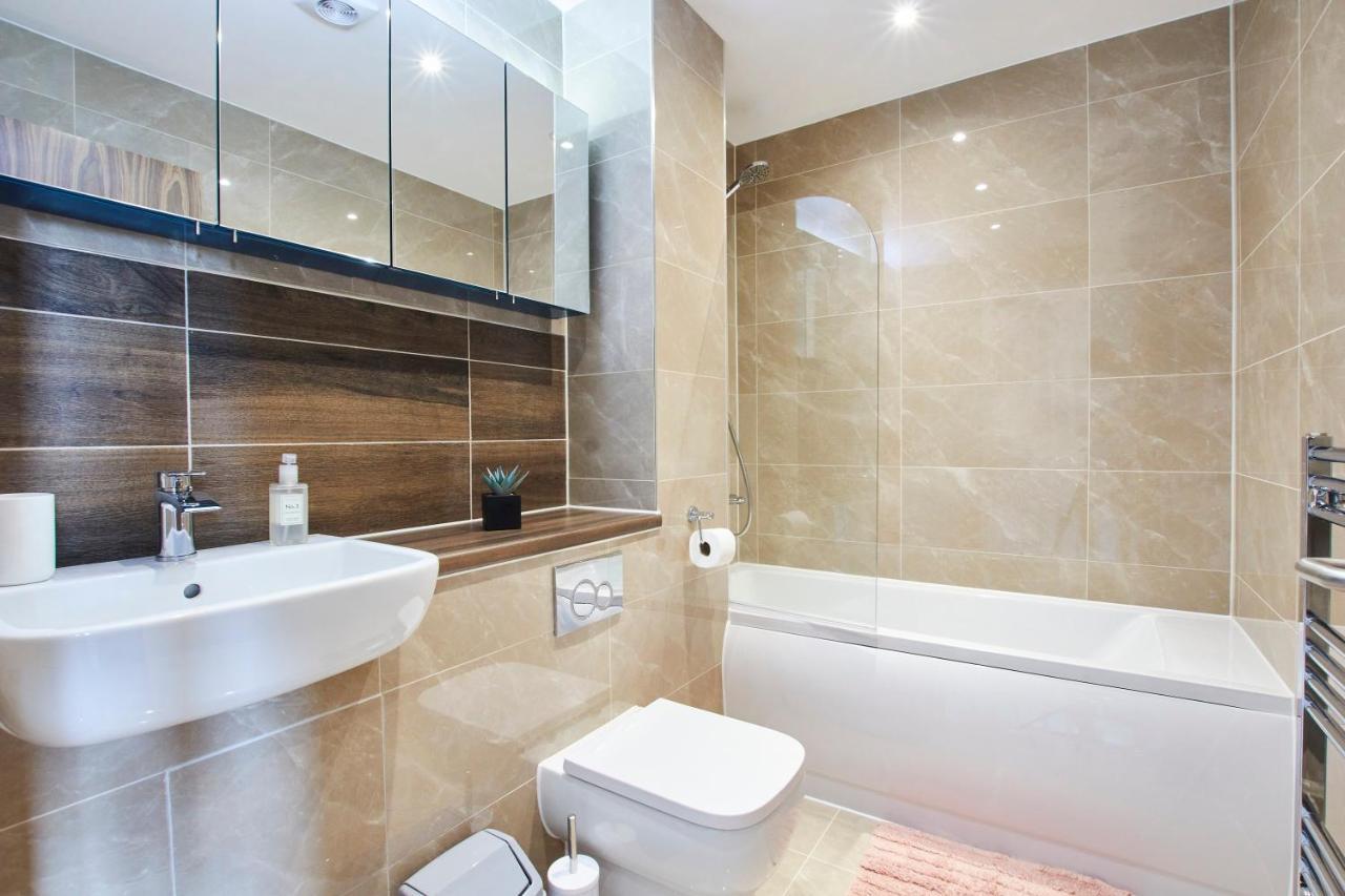 Beaut 5 Bed House W Parking Villa Manchester Exterior photo